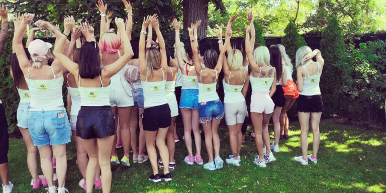 Experienta modelelor Rich Girls la Jasmin Campus