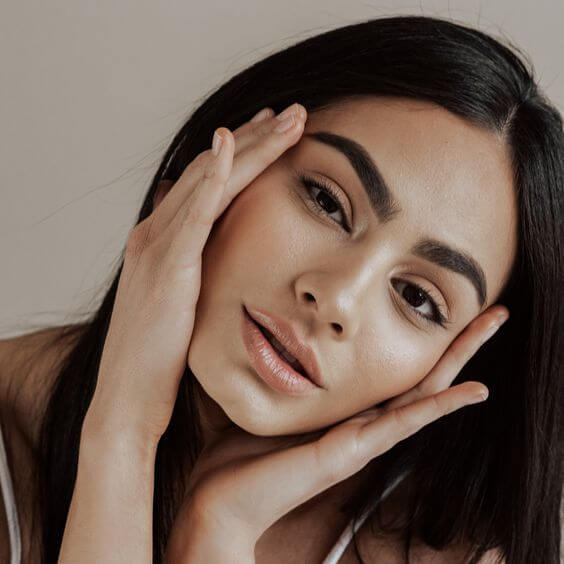 Machiaj brunete – Cum sa iti imbratisezi trasaturile naturale imagine 30 Machiaj brunete – Cum sa iti imbratisezi trasaturile naturale imagine 29
